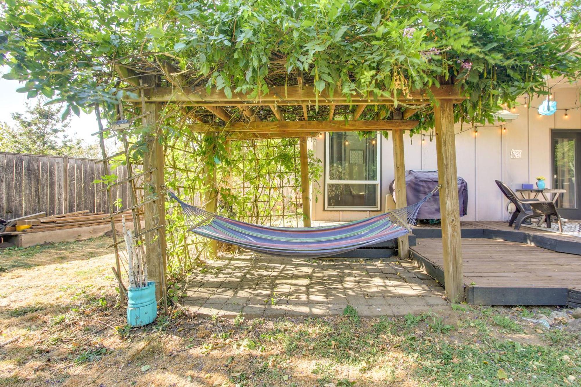 Pet-Friendly Home With Grill, 2 Mi To Autzen Stadium Спрингфилд Экстерьер фото